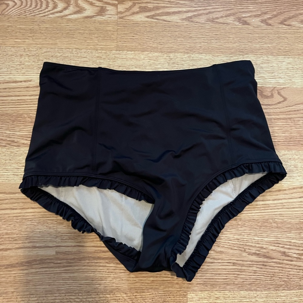 Kortni Jeane Black Ruffle Bottoms